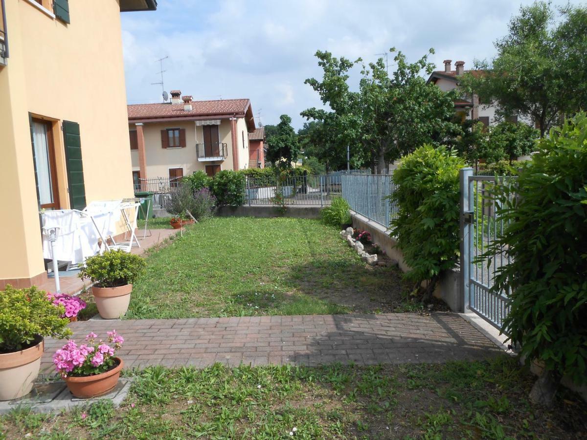Il Glicine Sul Garda Villetta A Schiera Монцамбано Екстериор снимка